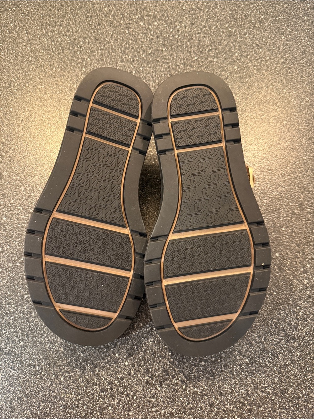 Like New Women’s Naturalizer Nude/Tan Slingback Thong Sandals - size 8 Wide - Picture 5 of 7